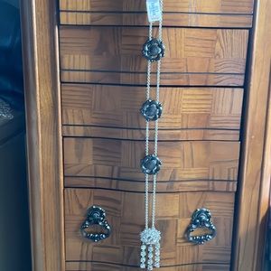 Talbots extra long silver tone necklace w beautiful, gorgeous rhinestones, NWT!